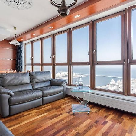 غدينيا Golden Apartments An Hryniewickiego 6A المظهر الخارجي الصورة