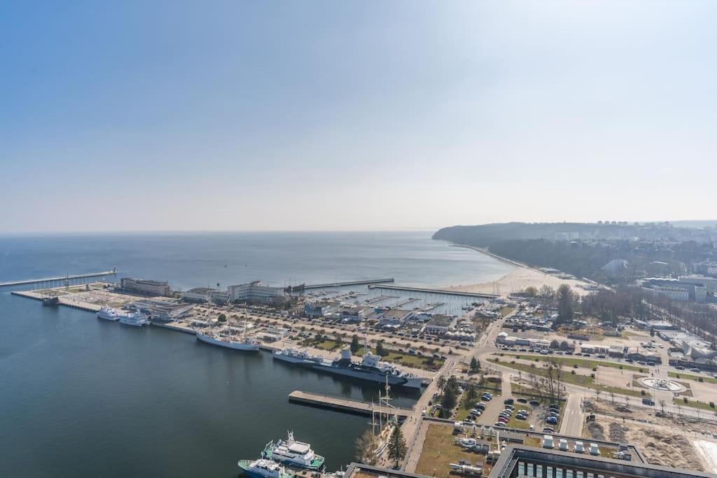 غدينيا Golden Apartments An Hryniewickiego 6A المظهر الخارجي الصورة