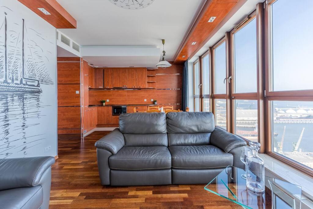 غدينيا Golden Apartments An Hryniewickiego 6A المظهر الخارجي الصورة