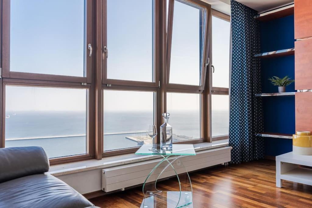 غدينيا Golden Apartments An Hryniewickiego 6A المظهر الخارجي الصورة