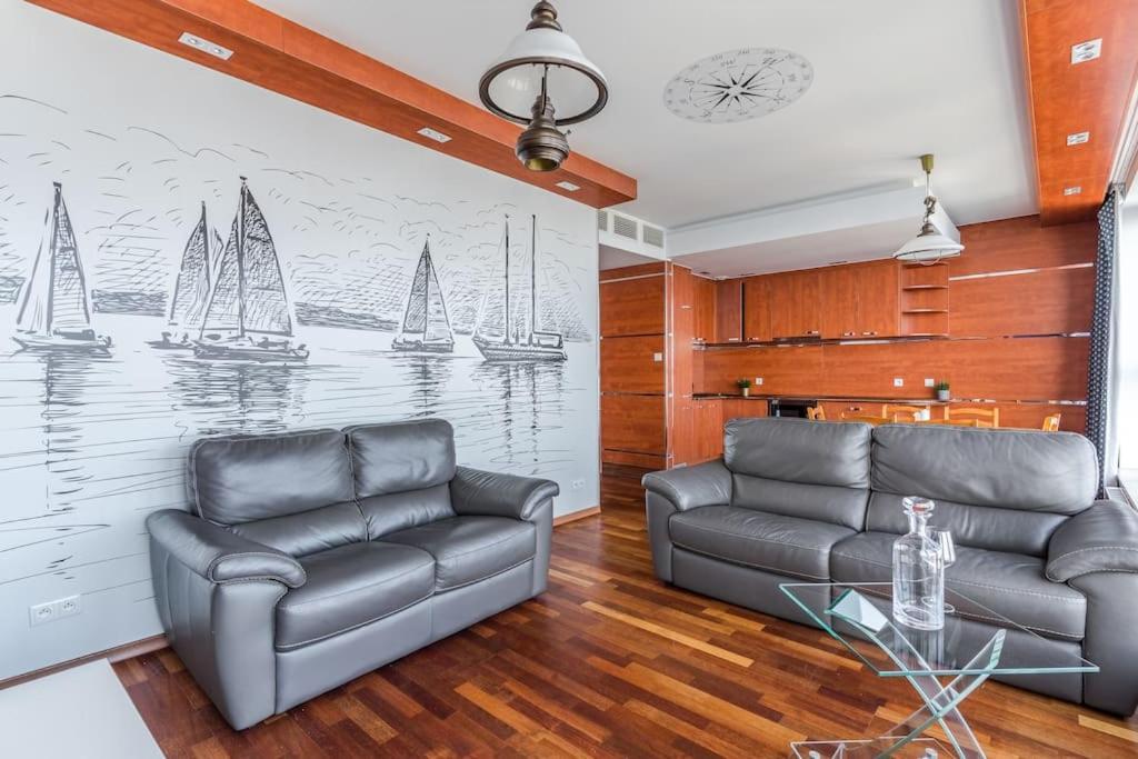 غدينيا Golden Apartments An Hryniewickiego 6A المظهر الخارجي الصورة