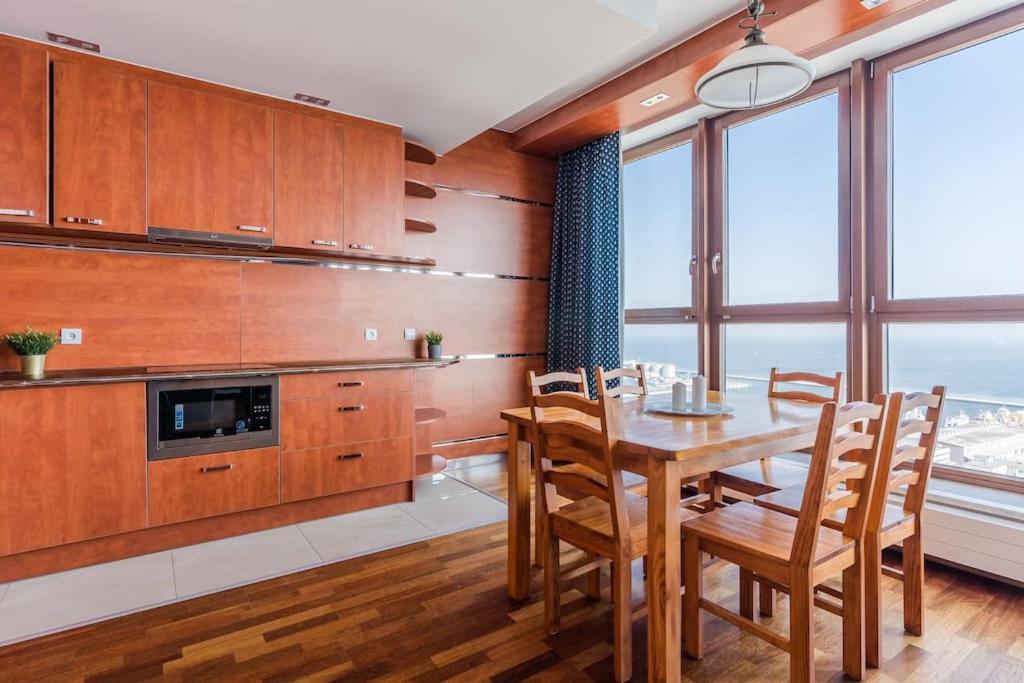 غدينيا Golden Apartments An Hryniewickiego 6A المظهر الخارجي الصورة